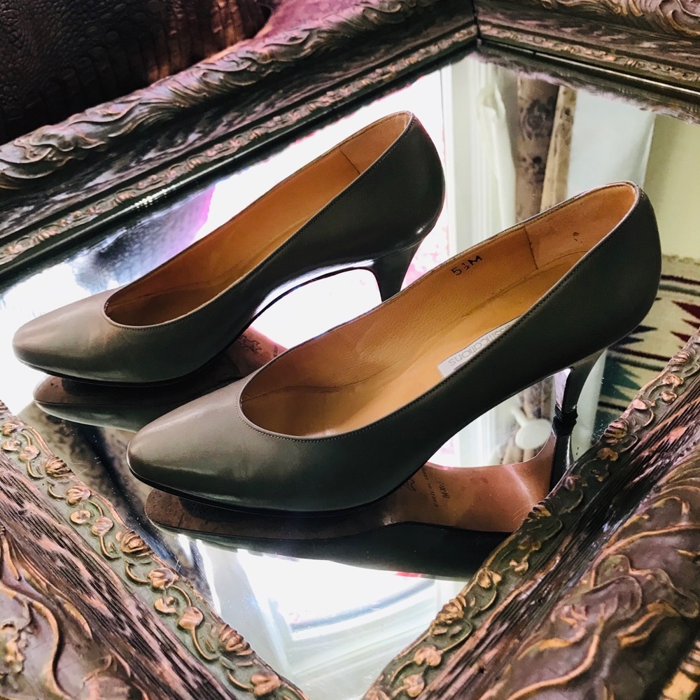 Vintage Grey Pumps